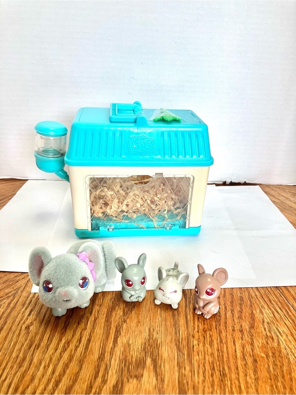 Little Live Pets Cage House Mice With Mom & 3 Babies Moose